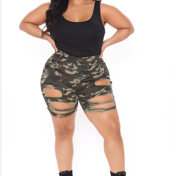 Fashion Nova Green High Waist Shorts - Picture 1 of 3